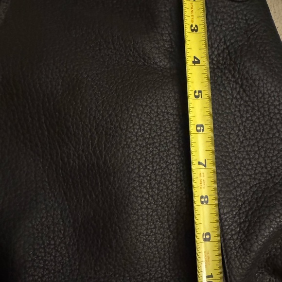 NEW Vince Camuto Black and Cream Leather Shoulder Bag - Picture 9 of 10